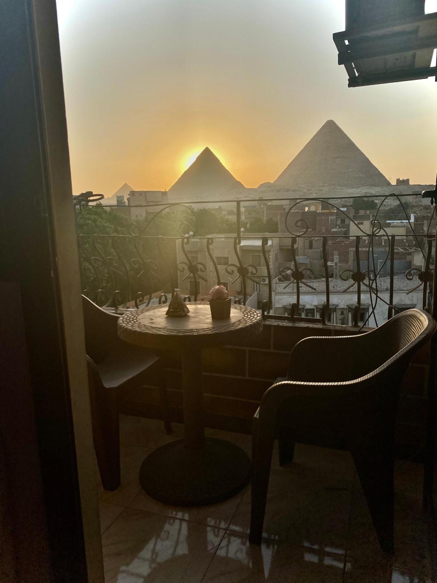 Pyramids Hills View Apartment *