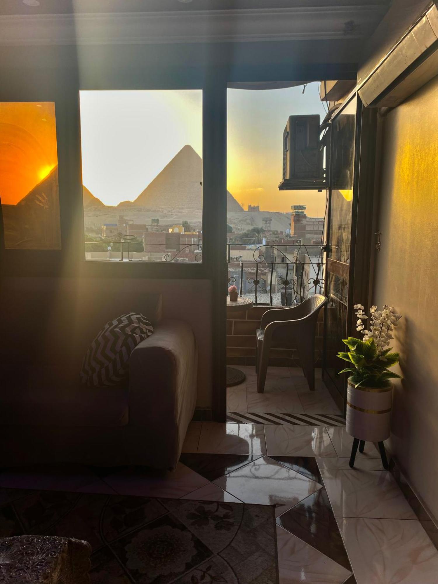 Pyramids Hills View * Cairo